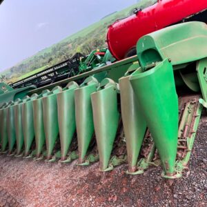 Plataforma de milho John Deere Ano: 2008