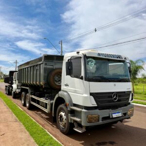 Mercedes-Benz Axor 2831 (305 cv) Ano: 10/11