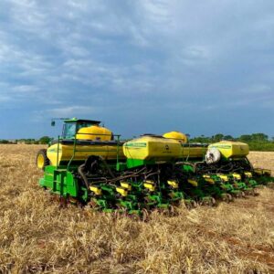 Plantadeira John Deere 2122 CCS (à vácuo) Ano: 2017