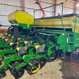 Plantadeira John Deere 2113 CCS (à vácuo) Ano: 2013