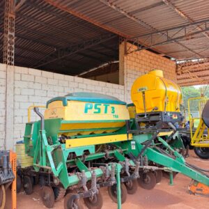 Plantadeira Tatu PST 3 (mecânica) Ano: 2009