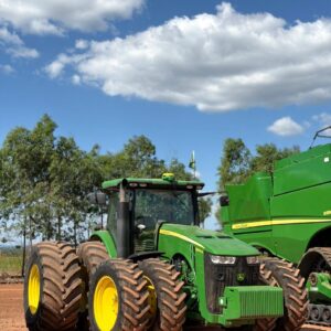 John Deere 8400R (400 cv) Ano: 2023