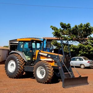 Valtra BH 185i (190 cv) Ano: 2011