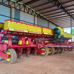 Plantadeira Vence Tudo Macanuda Fertilizante 26000 (à vácuo) Adubo e semente Ano: 2020
