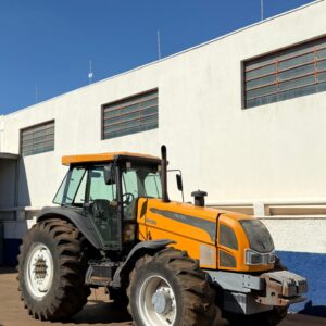 Valtra BH 180 (180 cv) Ano: 2010