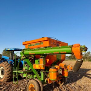 TRATADOR DE SEMENTES Stara Reboke 6000 TSI Ano: 2013
