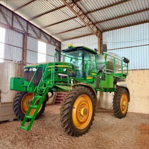 Distribuidor de Nutrientes Autopropelido (Drybox) John Deere M4040DN Ano: 2022